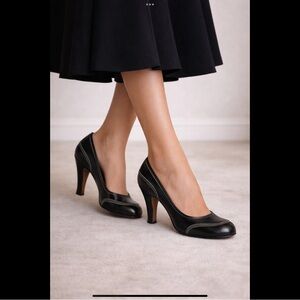 Johanssen 1940s Spectator Pumps Vintage Film Costume Wardrobe Size 5